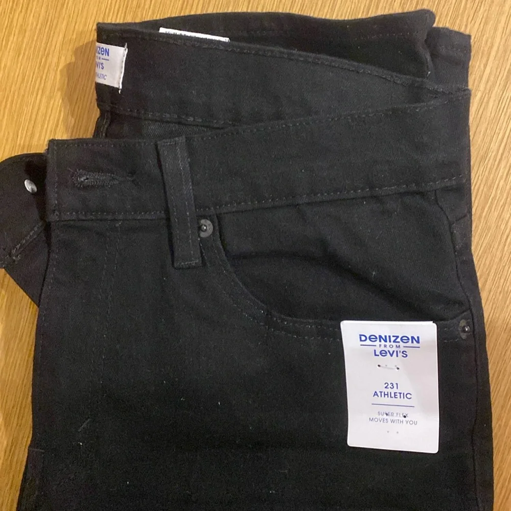 Levi jeans athletic fit 30x32 new with tags NWT - Picture 1 of 3